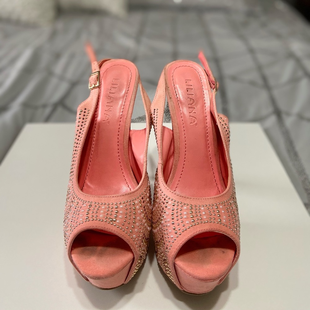 Heels - Picture 3 of 4